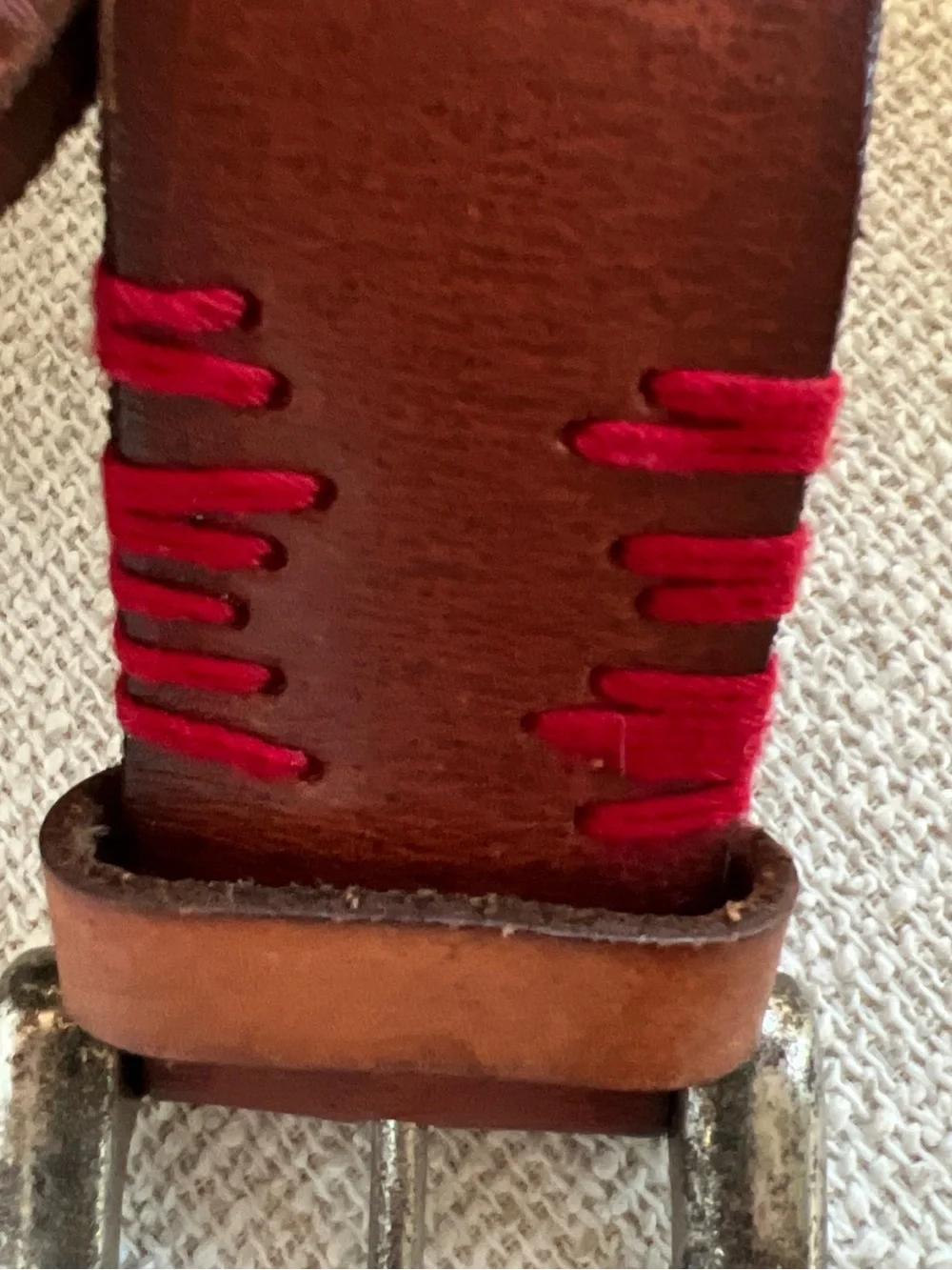Unisex Gap Red Whipstitch Brown Leather Belt with Red Stitch Accent 37.5-42”